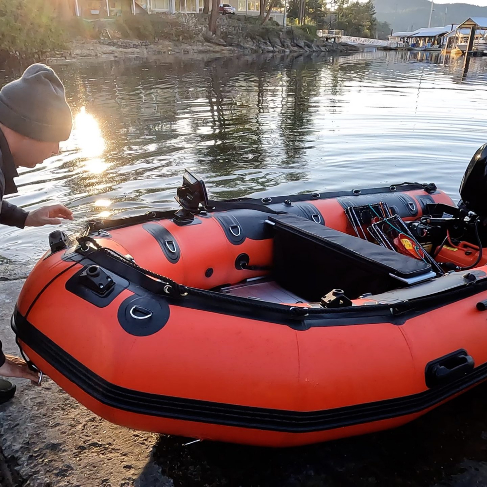 STRYKER LX 380 (12’ 5”) INFLATABLE BOAT